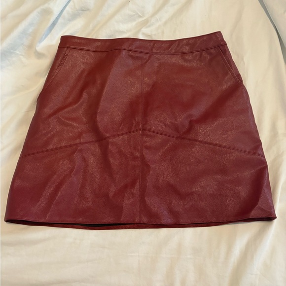 Lulus vegan leather skirt (M) NWT - Picture 6 of 10